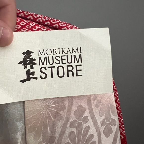 Red Kimono - Kimono My House - Morikami Museum - Picture 5 of 5